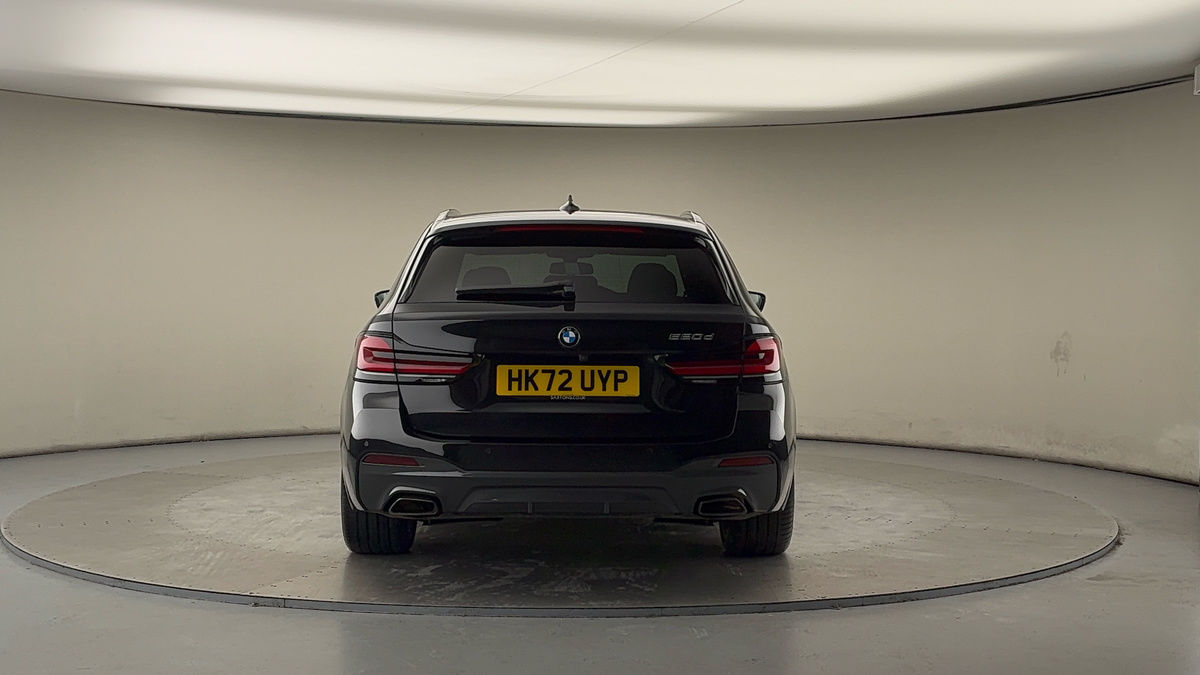 BMW 5 Series Image 4