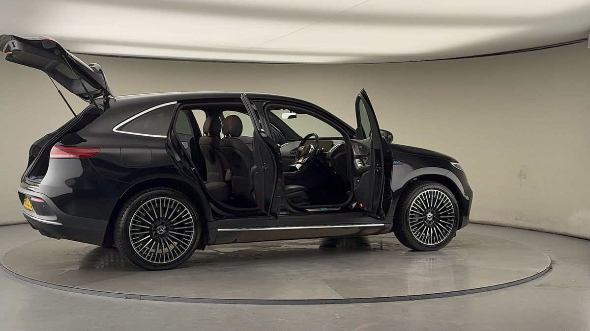 More views of Mercedes-Benz EQC