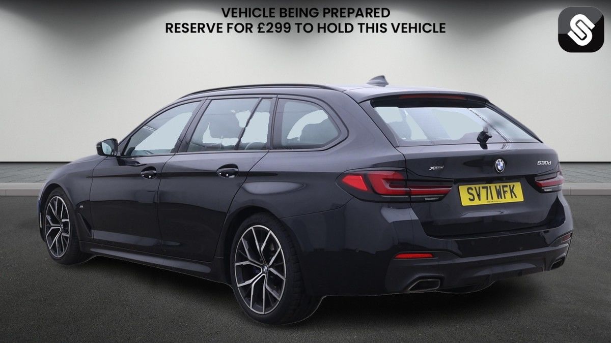 BMW 5 Series Image 3