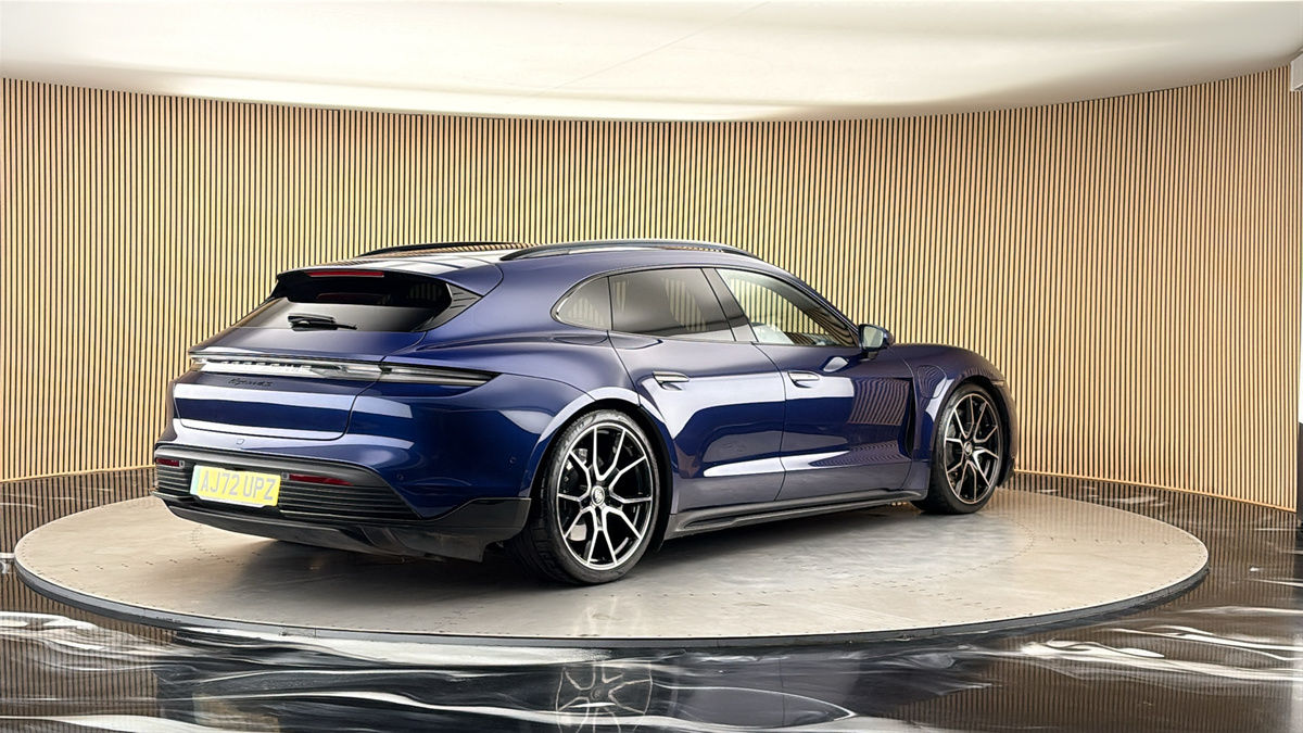 Porsche Taycan Image 22