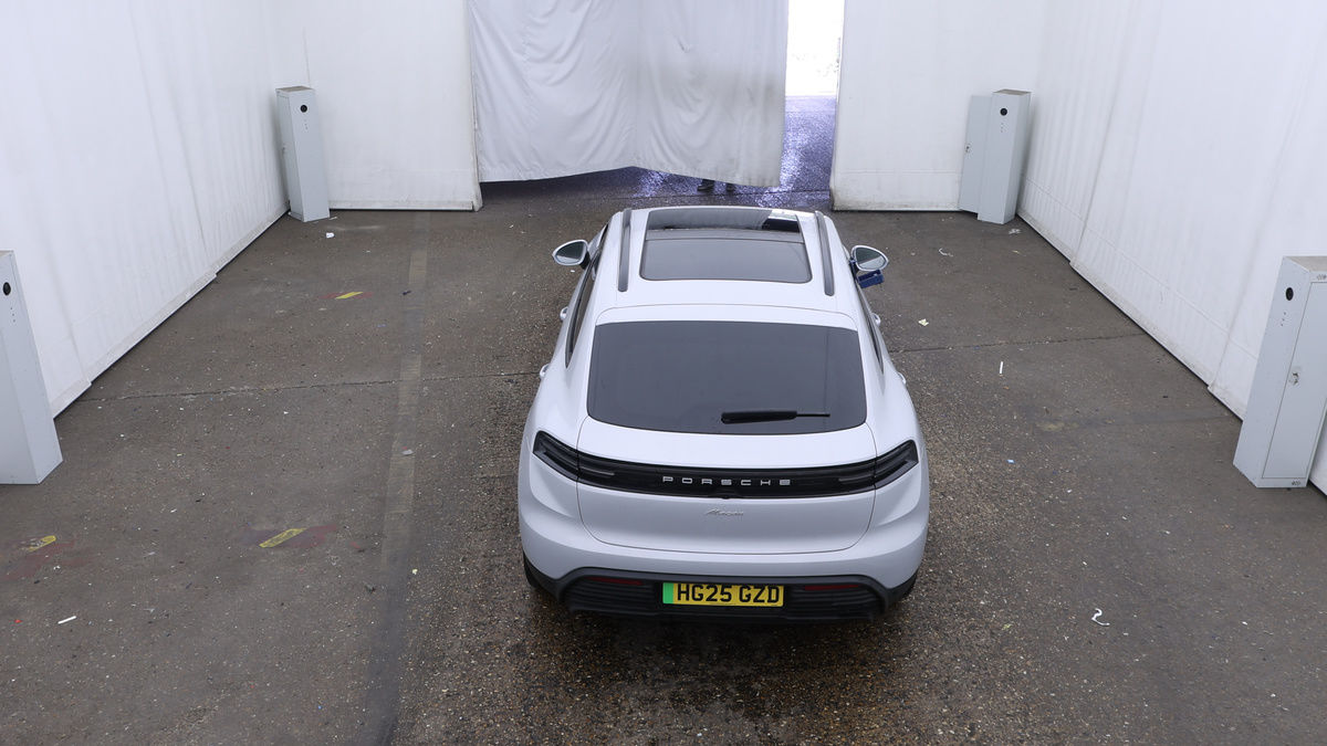 Porsche Macan Image 8