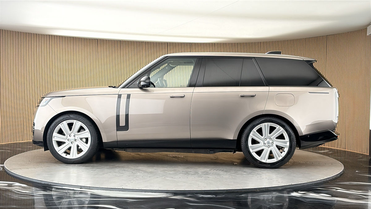 More views of Land Rover Range Rover