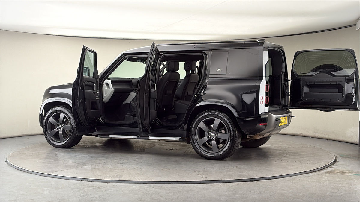 More views of Land Rover Defender 110