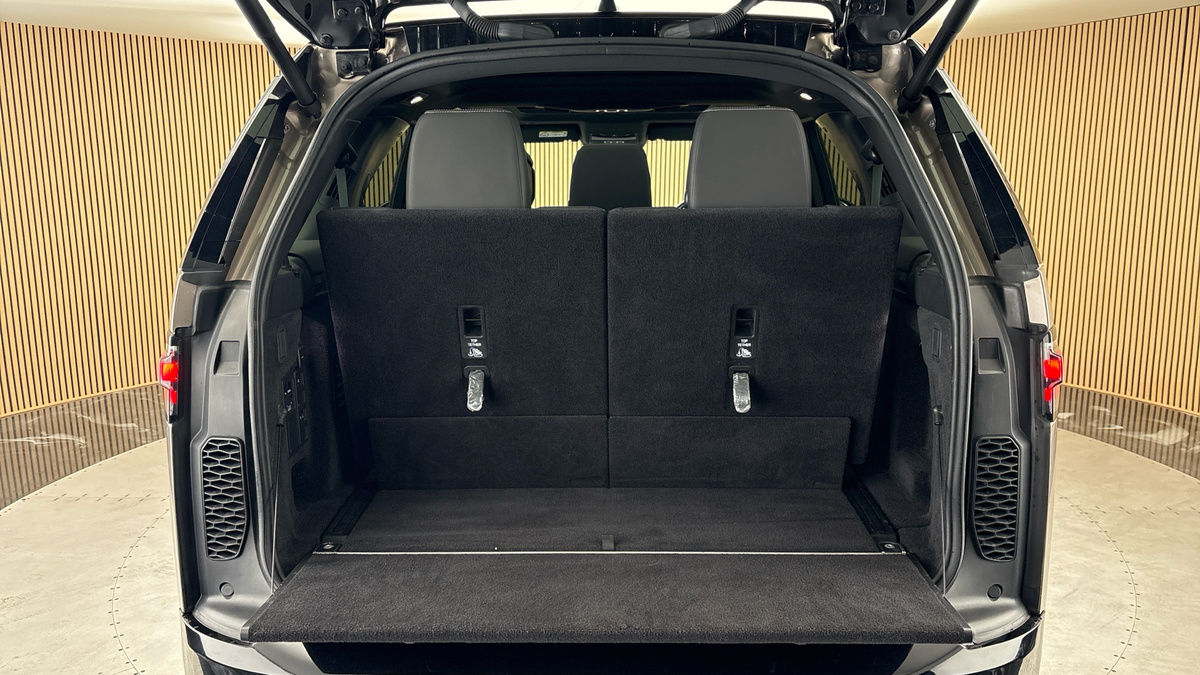 Land Rover Discovery Image 11