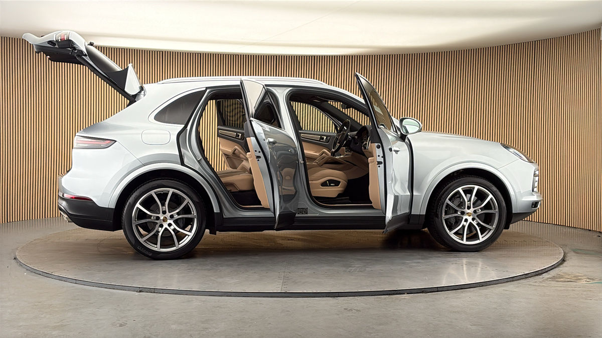 More views of Porsche Cayenne