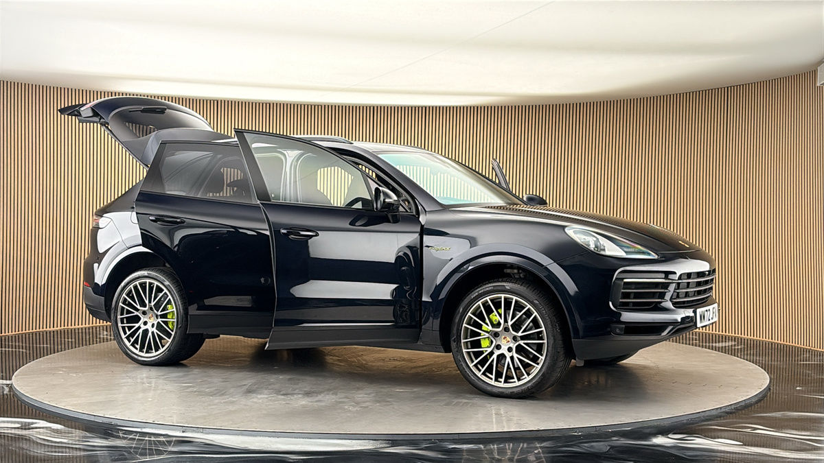 More views of Porsche Cayenne