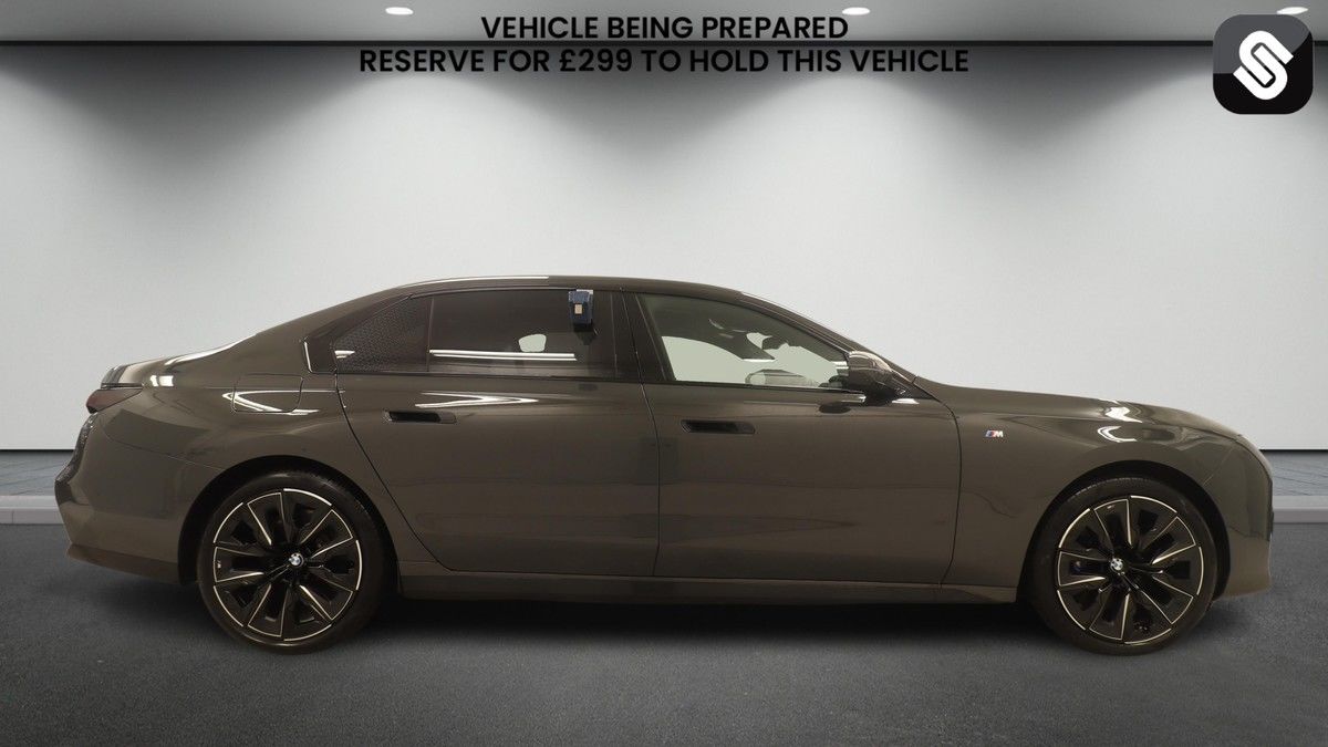 BMW 7 Series Image 5