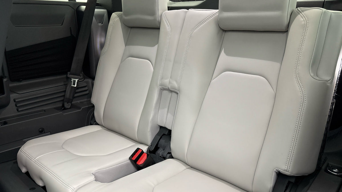 Land Rover Defender 110 Urban Image 28