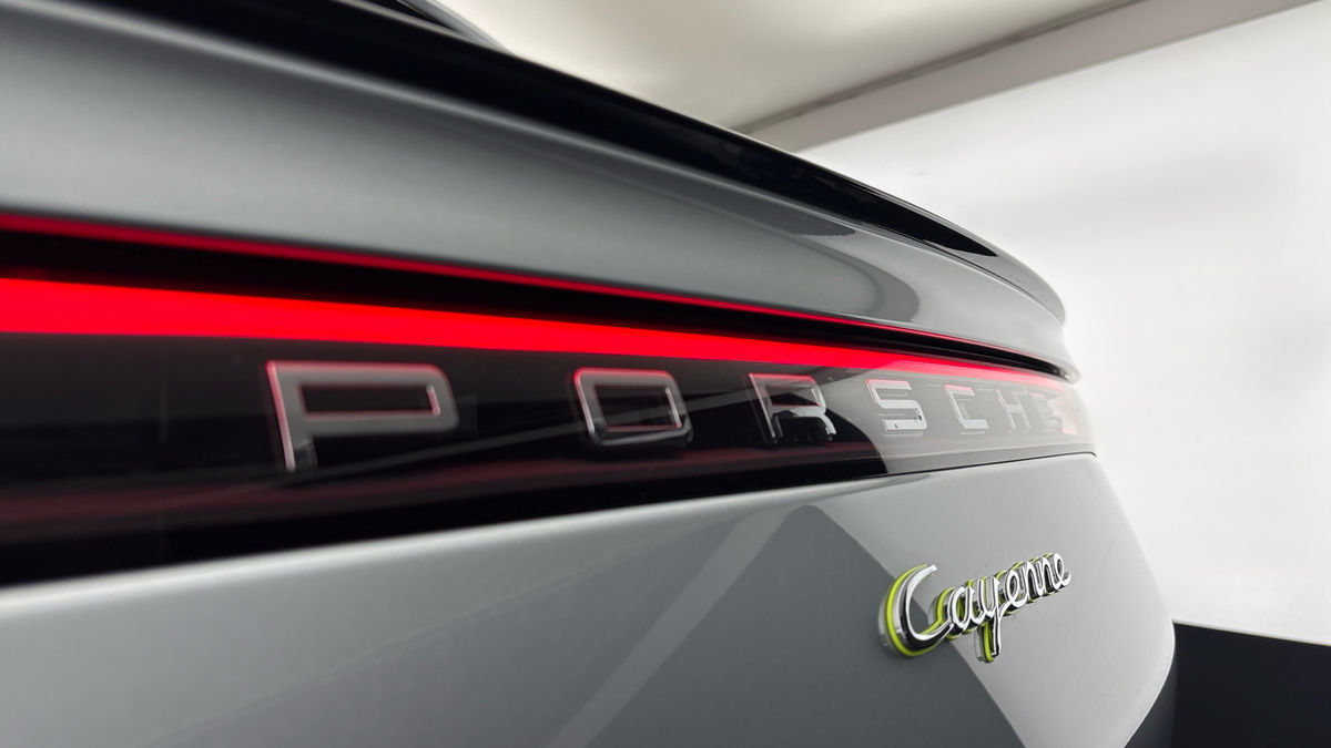 Porsche Cayenne Image 43