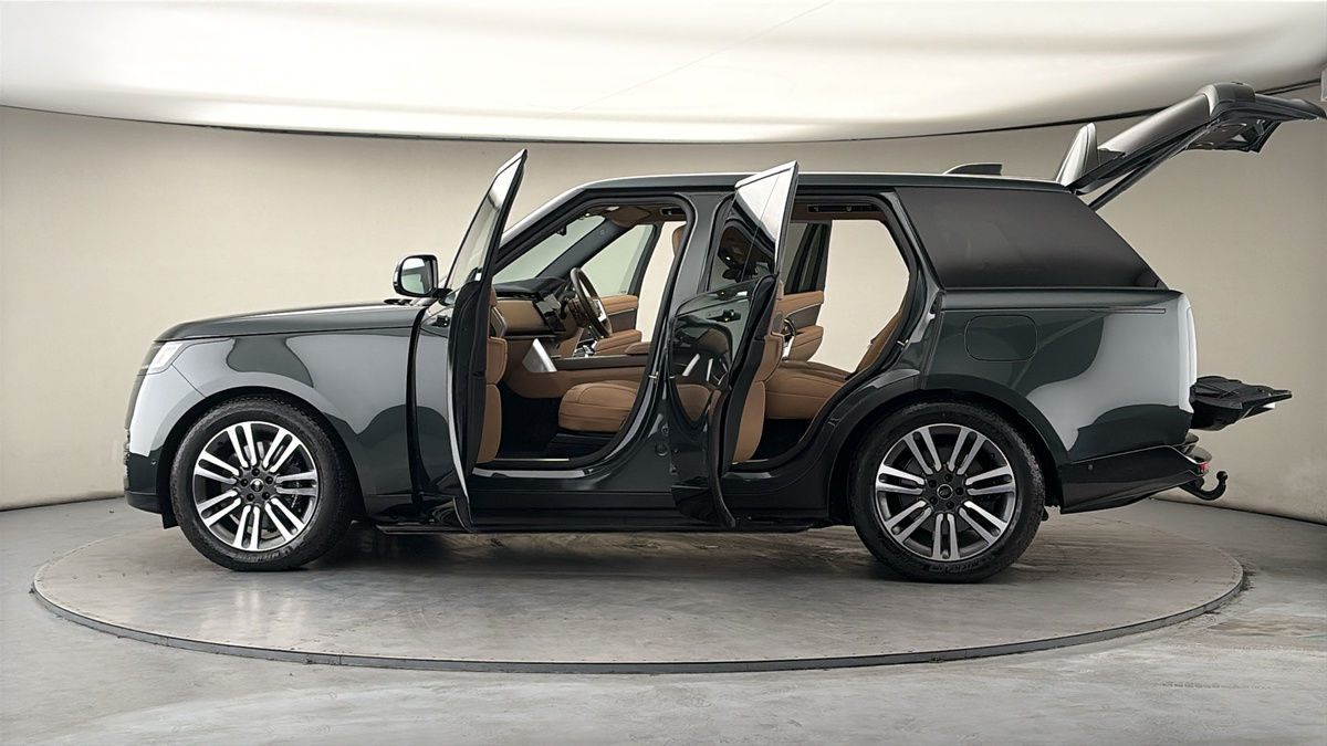 More views of Land Rover Range Rover