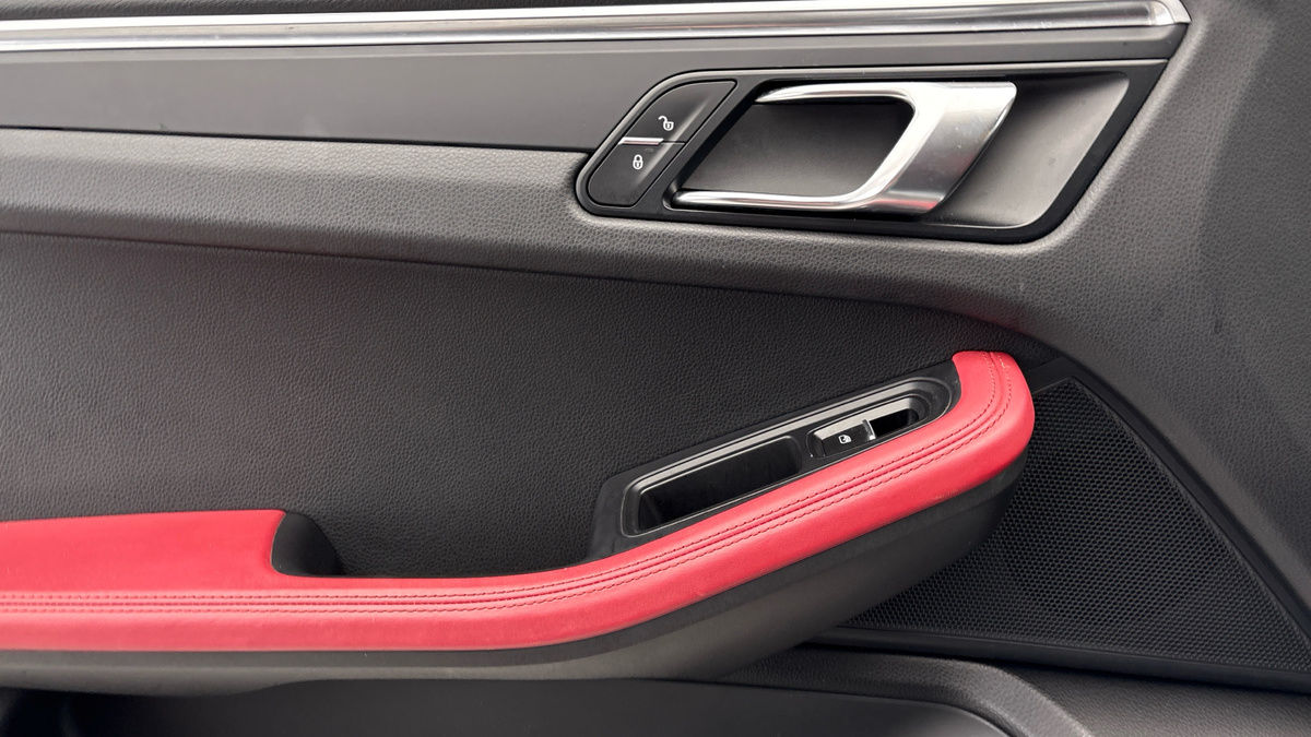 Porsche Macan Image 19