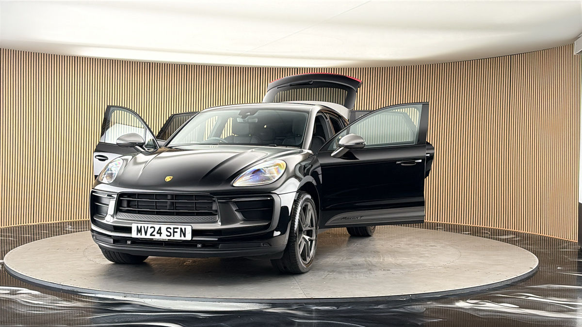 More views of Porsche Macan
