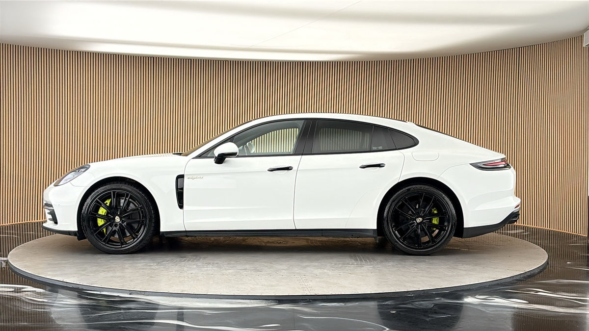 Porsche Panamera Image 15