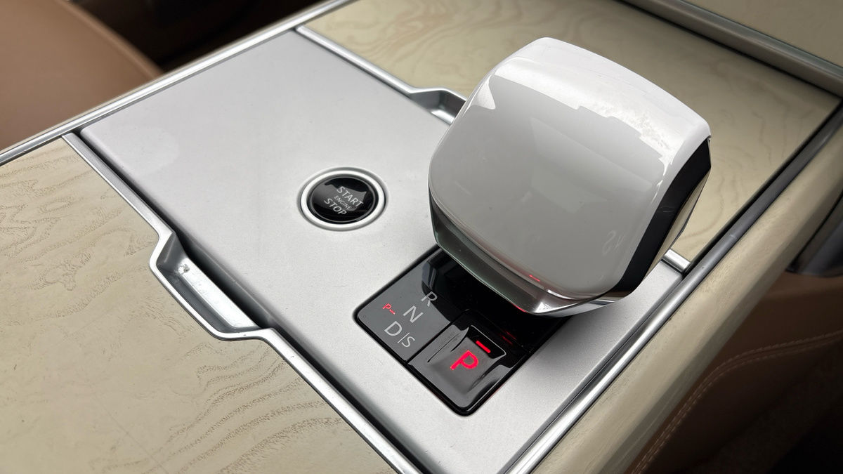 Land Rover Range Rover Image 25