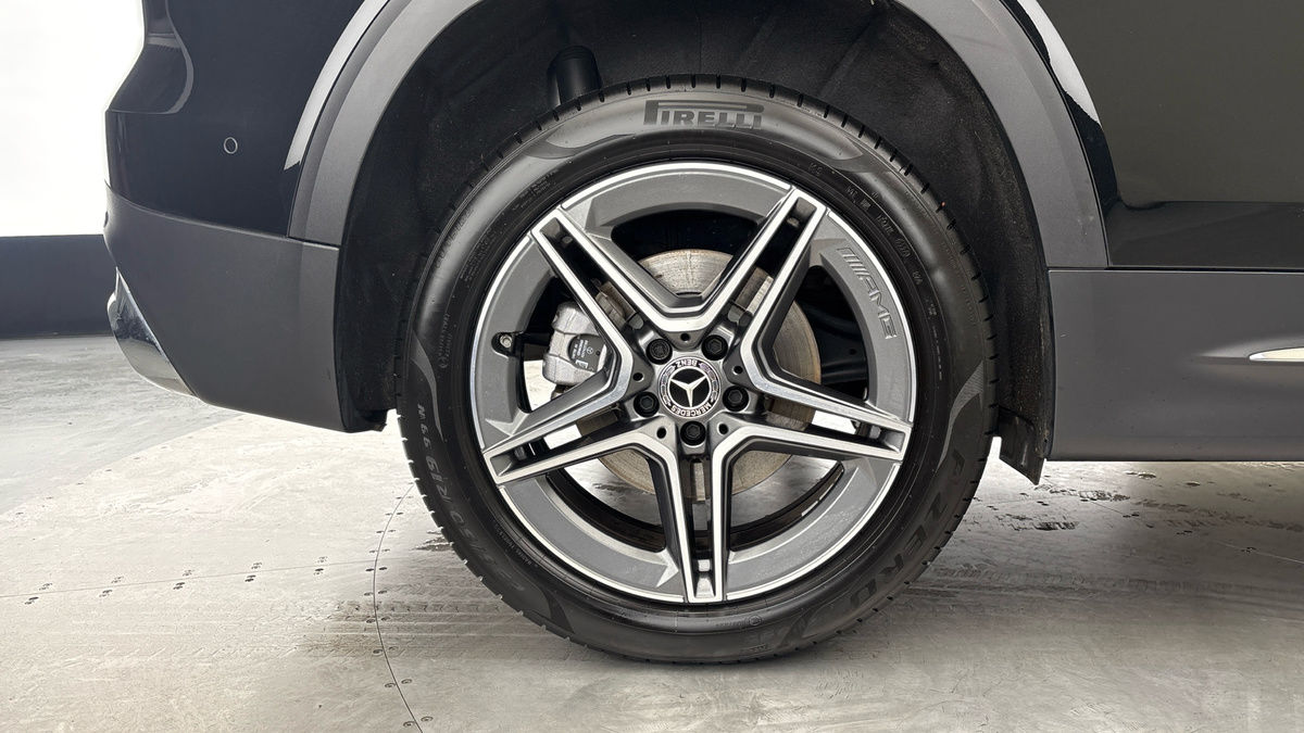 Mercedes-Benz GLB Image 10