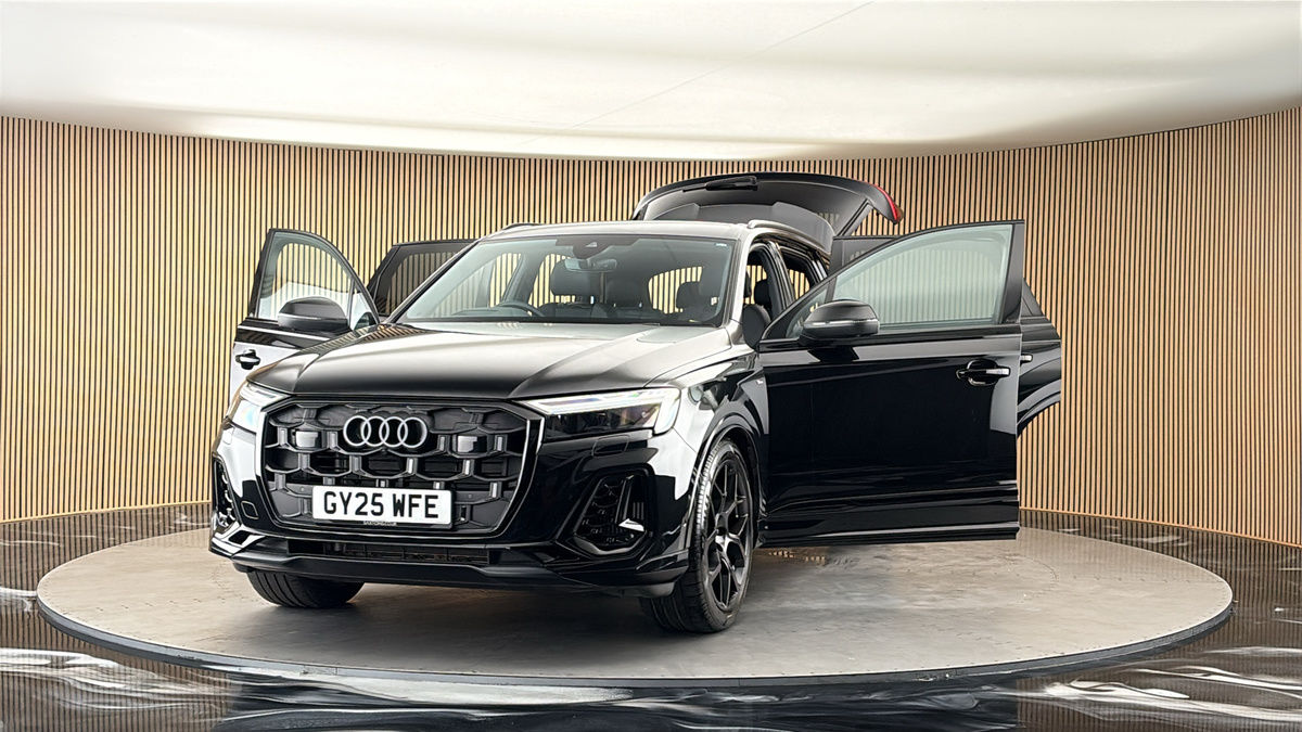 More views of Audi Q7