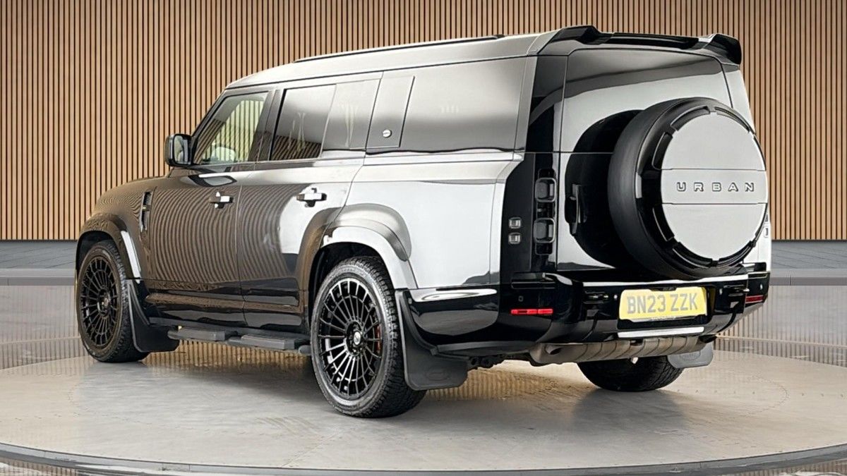 Land Rover Defender 130 Urban Image 2