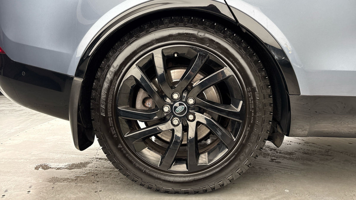 Land Rover Discovery Image 10