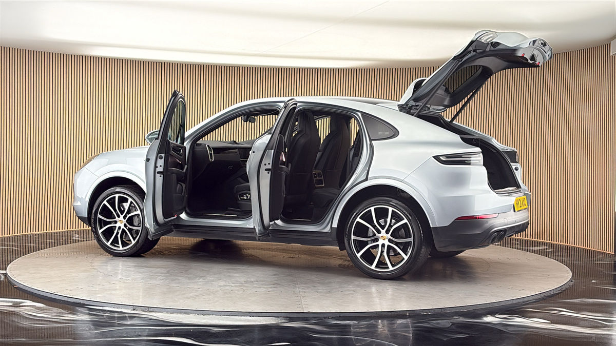 More views of Porsche Cayenne
