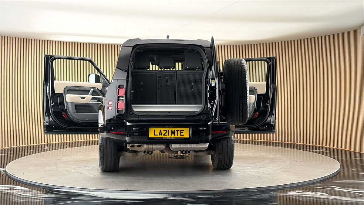 More views of Land Rover Defender 90