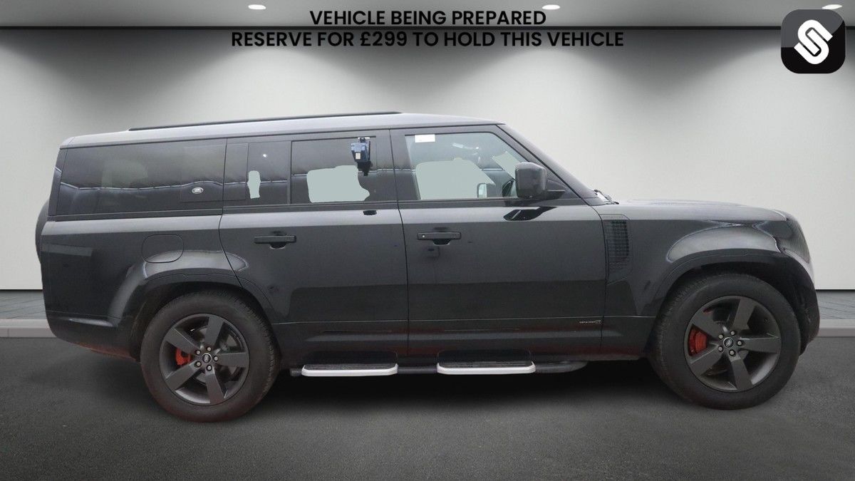 Land Rover Defender 130 Image 5