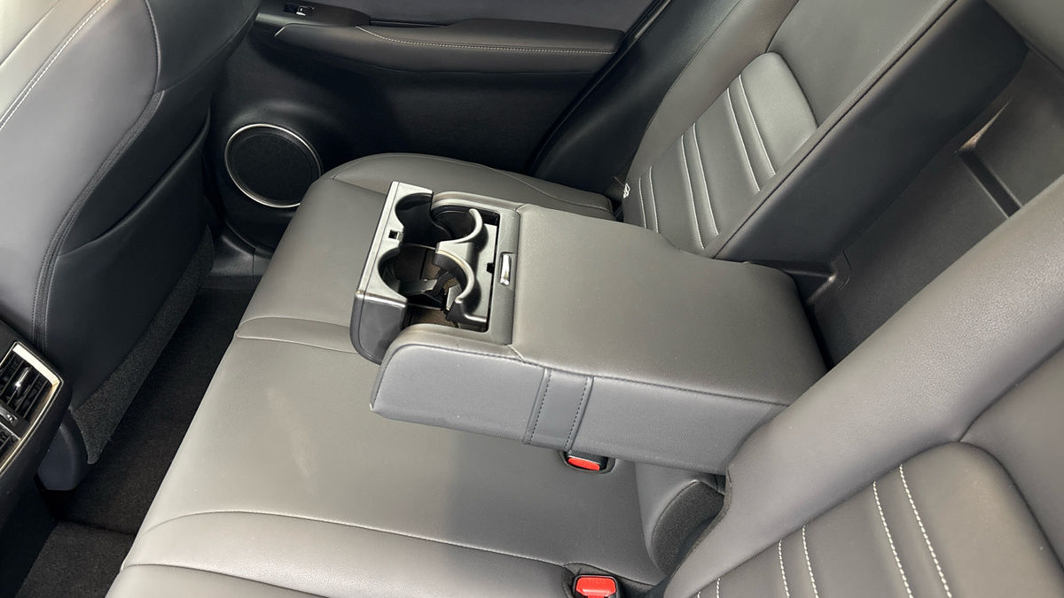 Lexus NX Image 9