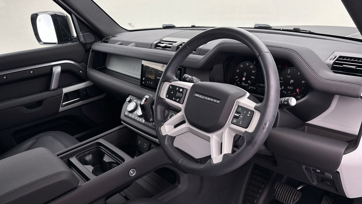 Land Rover Defender 110 Urban Image 5