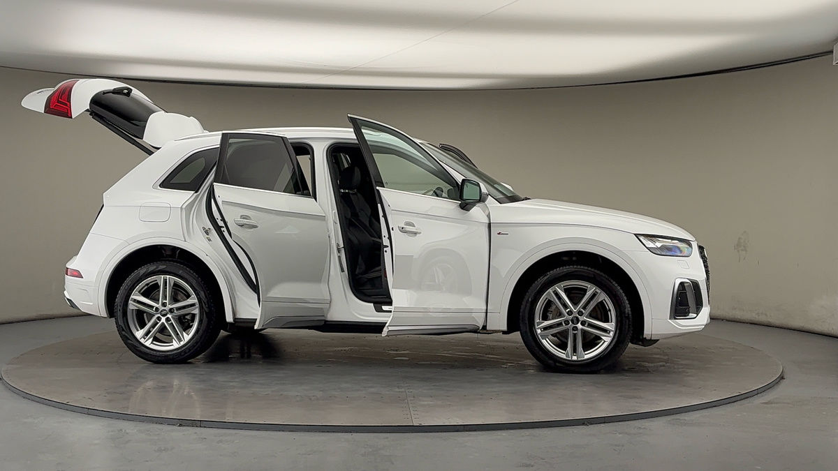 More views of Audi Q5