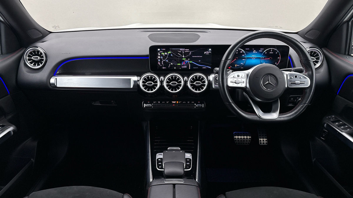Mercedes-Benz GLB Image 12