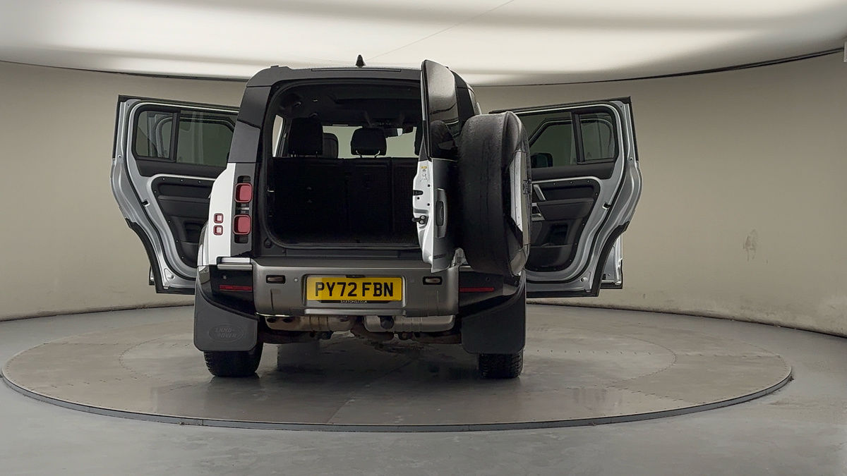 More views of Land Rover Defender 110