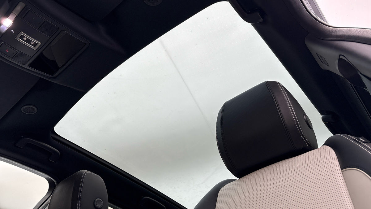 Land Rover Discovery Sport Image 6