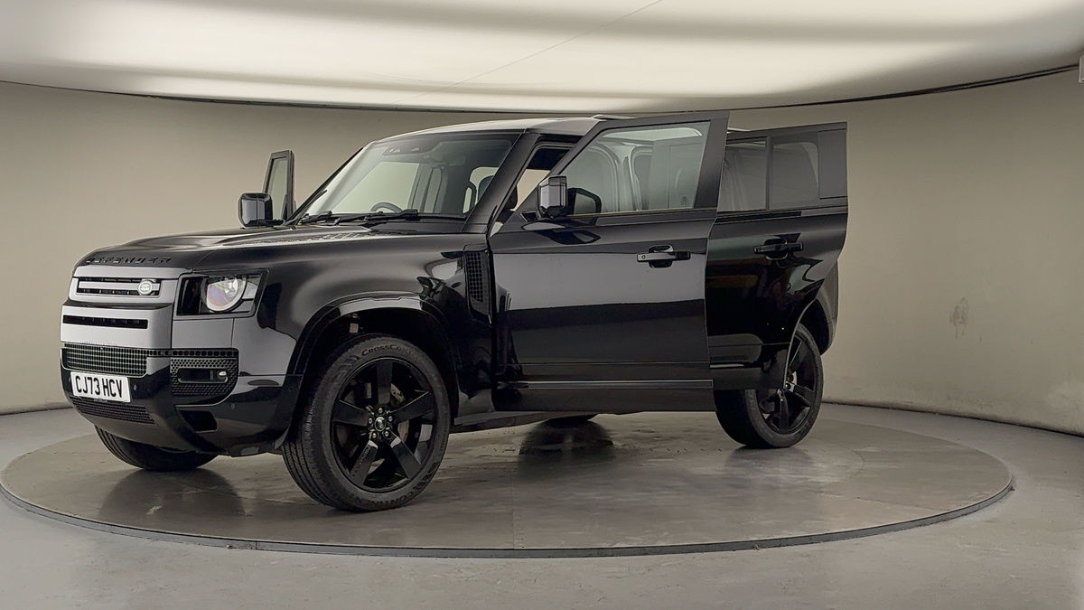 Land Rover Defender 110 Image 22