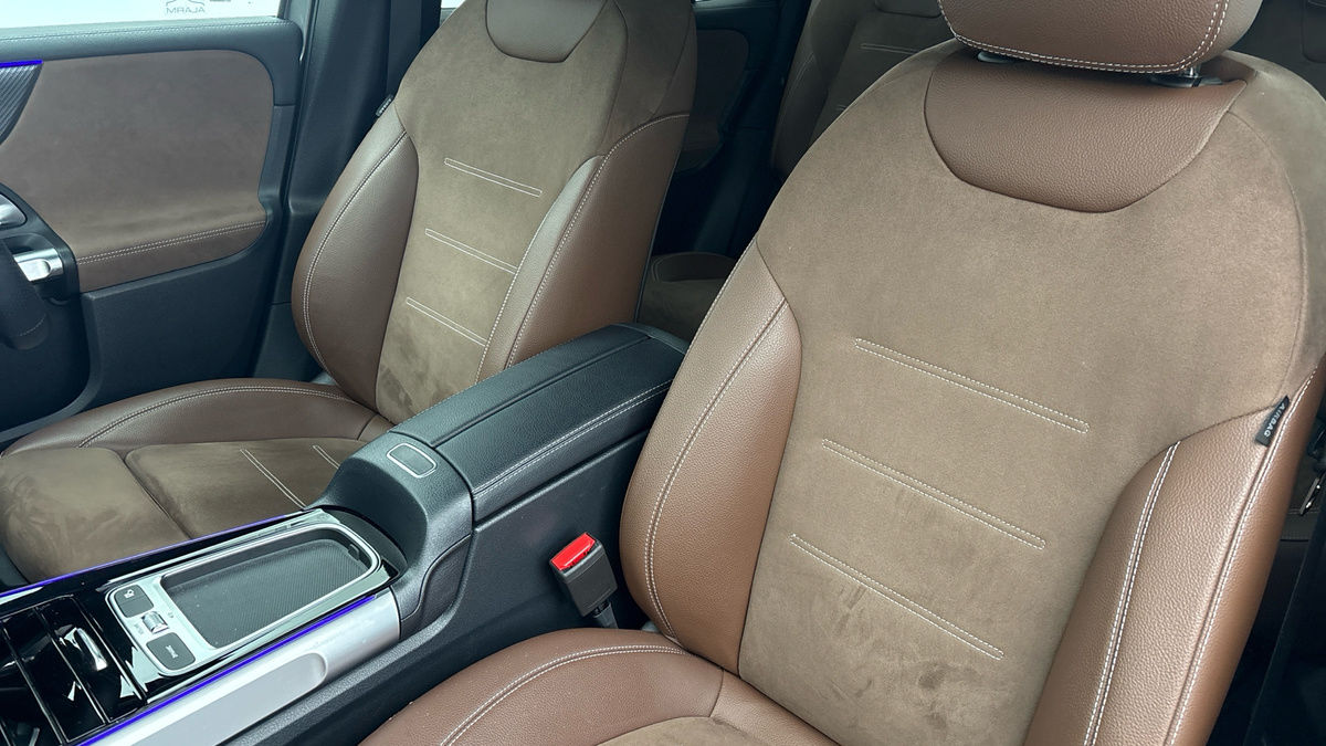 Mercedes-Benz GLB Image 7