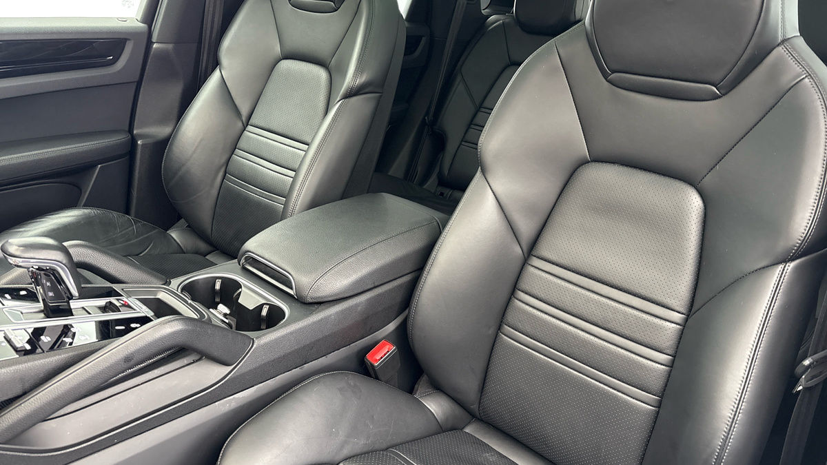 Porsche Cayenne Image 7