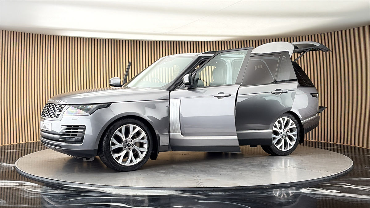 More views of Land Rover Range Rover