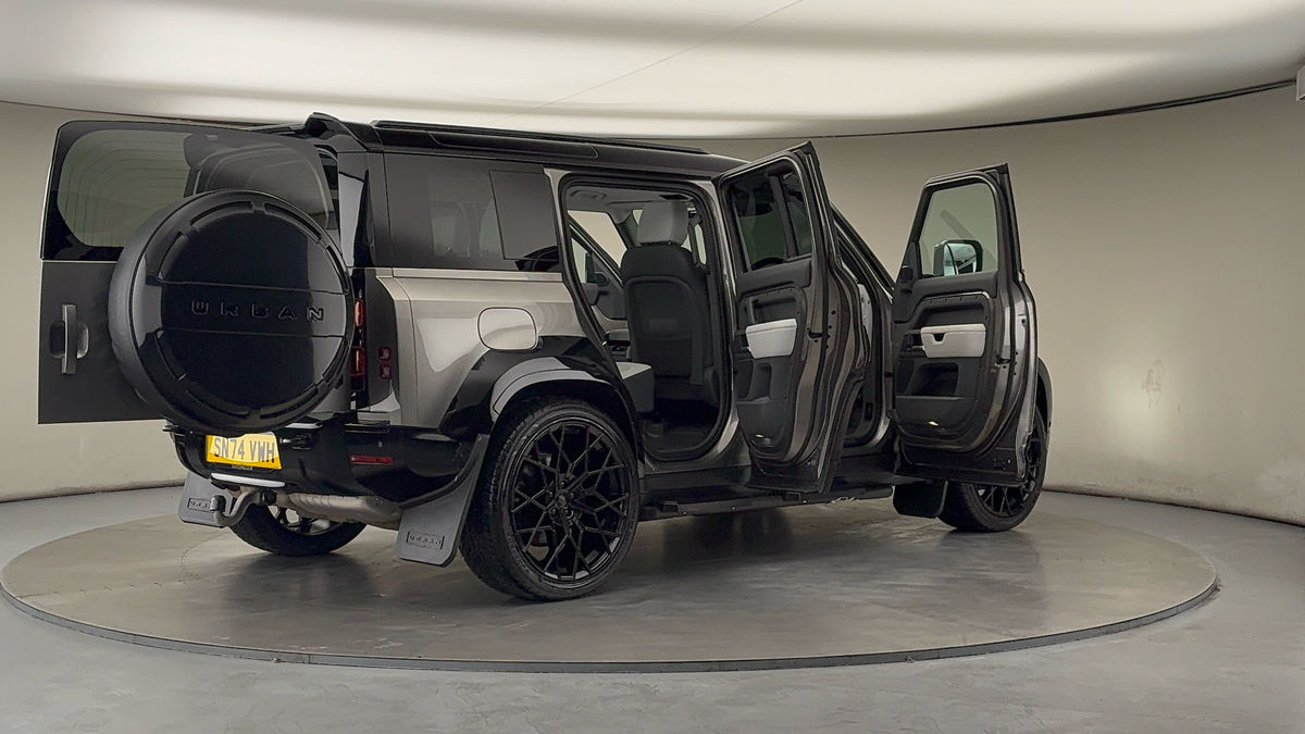 More views of Land Rover Defender 110