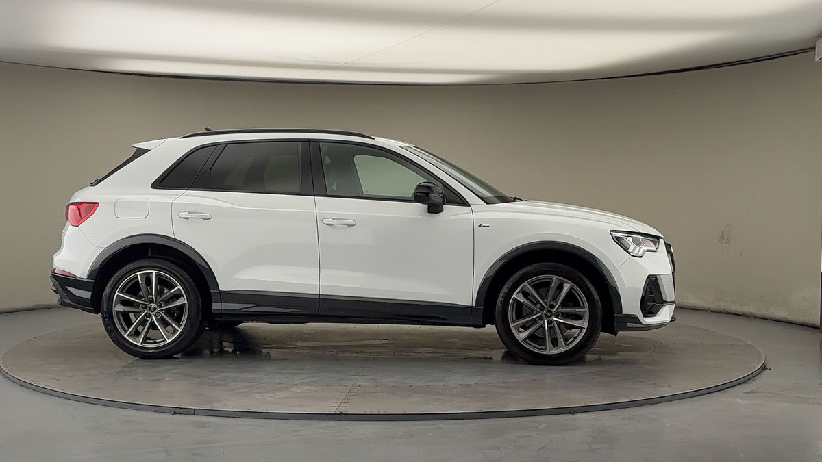 More views of Audi Q3
