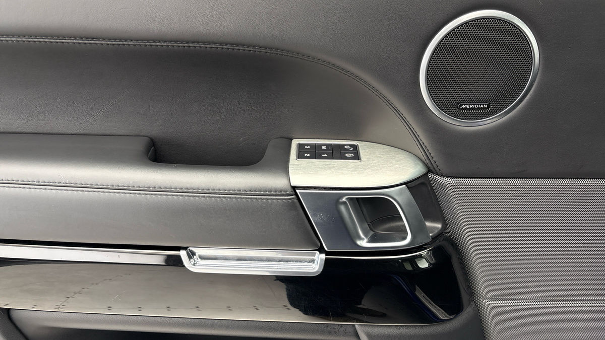 Land Rover Range Rover Sport Image 19