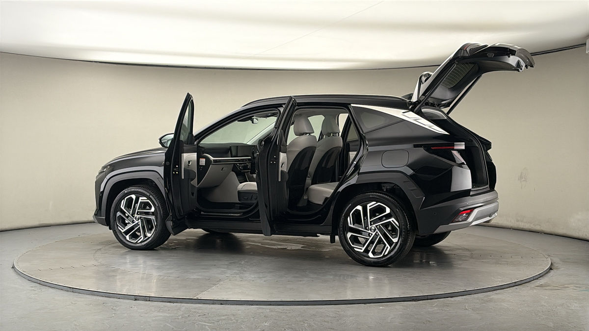 More views of Hyundai TUCSON