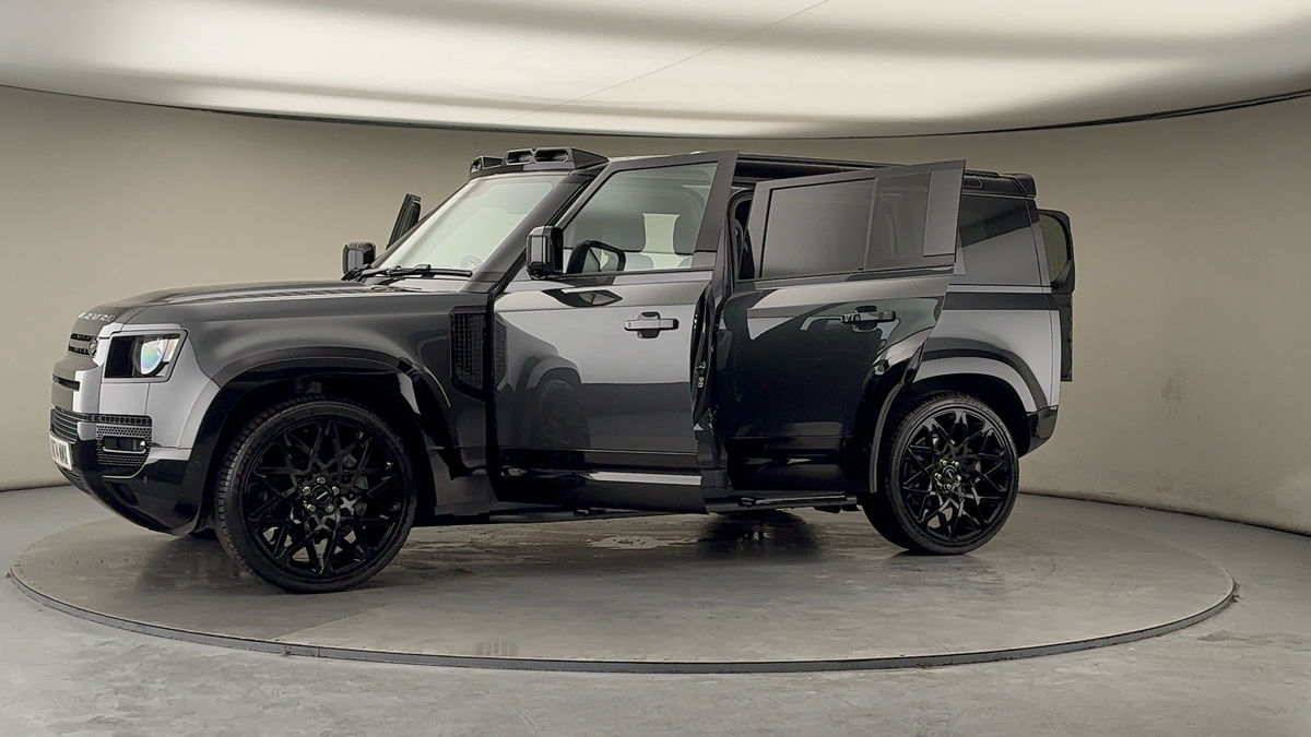 More views of Land Rover Defender 110