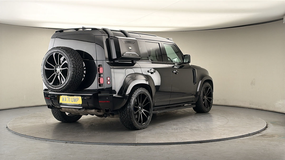 More views of Land Rover Defender 110