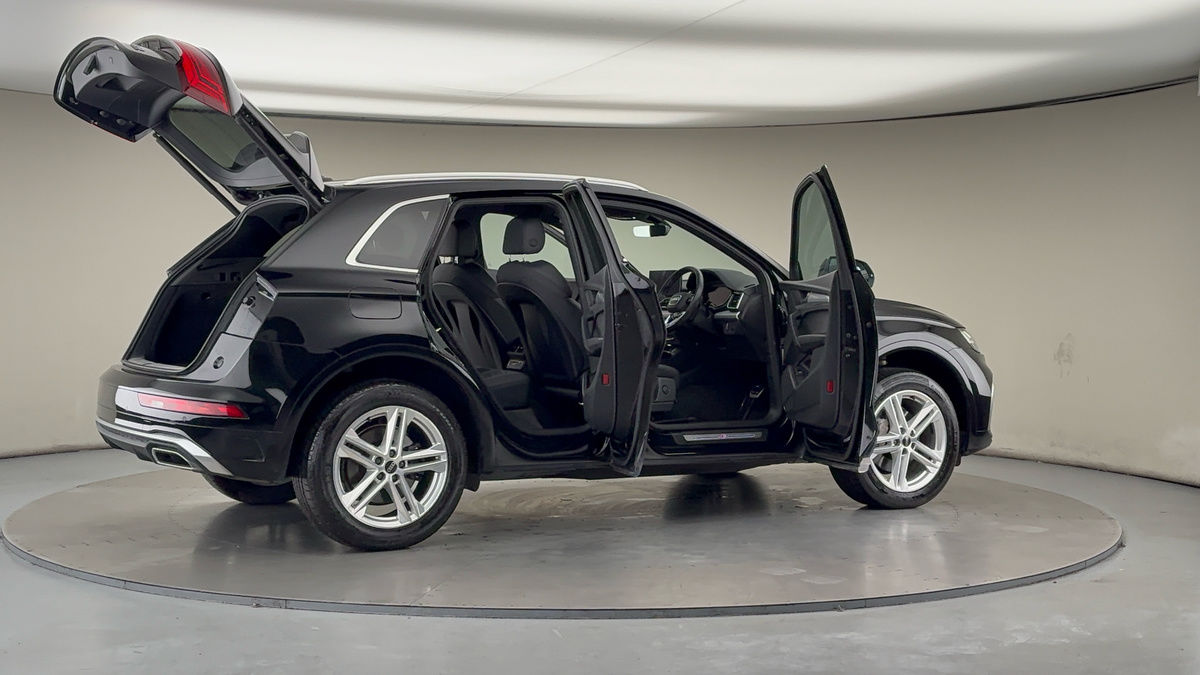 More views of Audi Q5