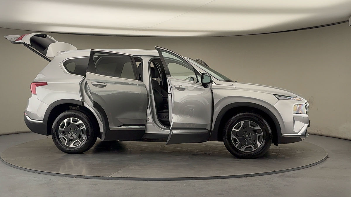 More views of Hyundai Santa Fe