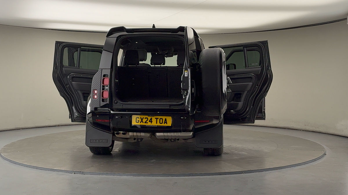 More views of Land Rover Defender 110