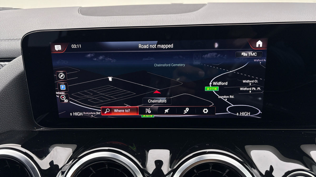 Mercedes-Benz GLA Image 17