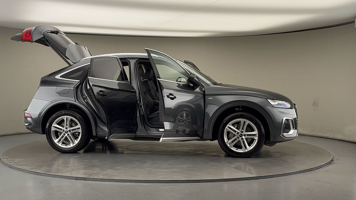 More views of Audi Q5