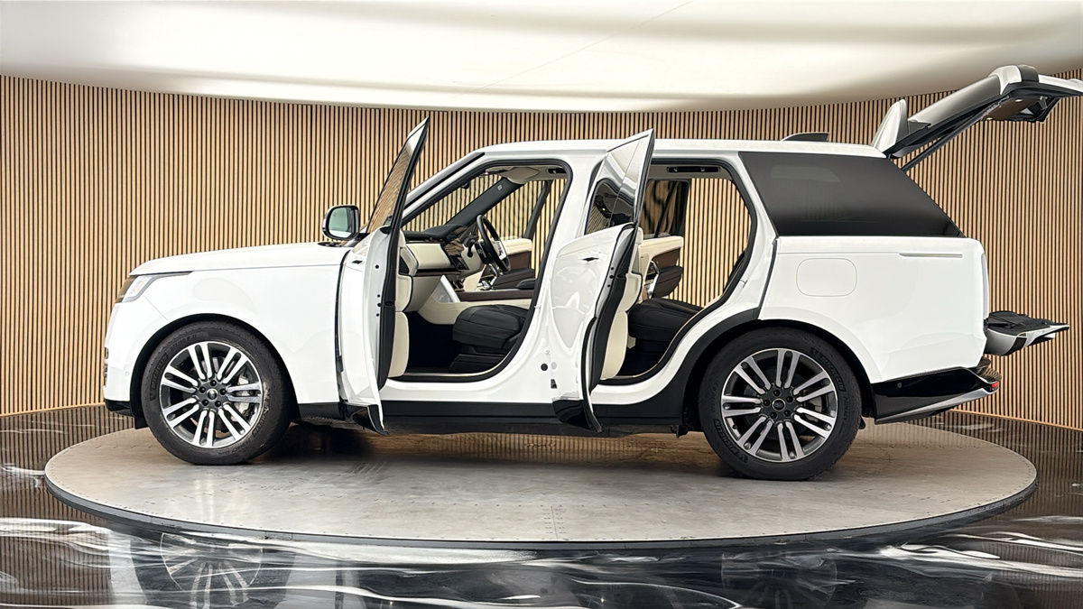 More views of Land Rover Range Rover