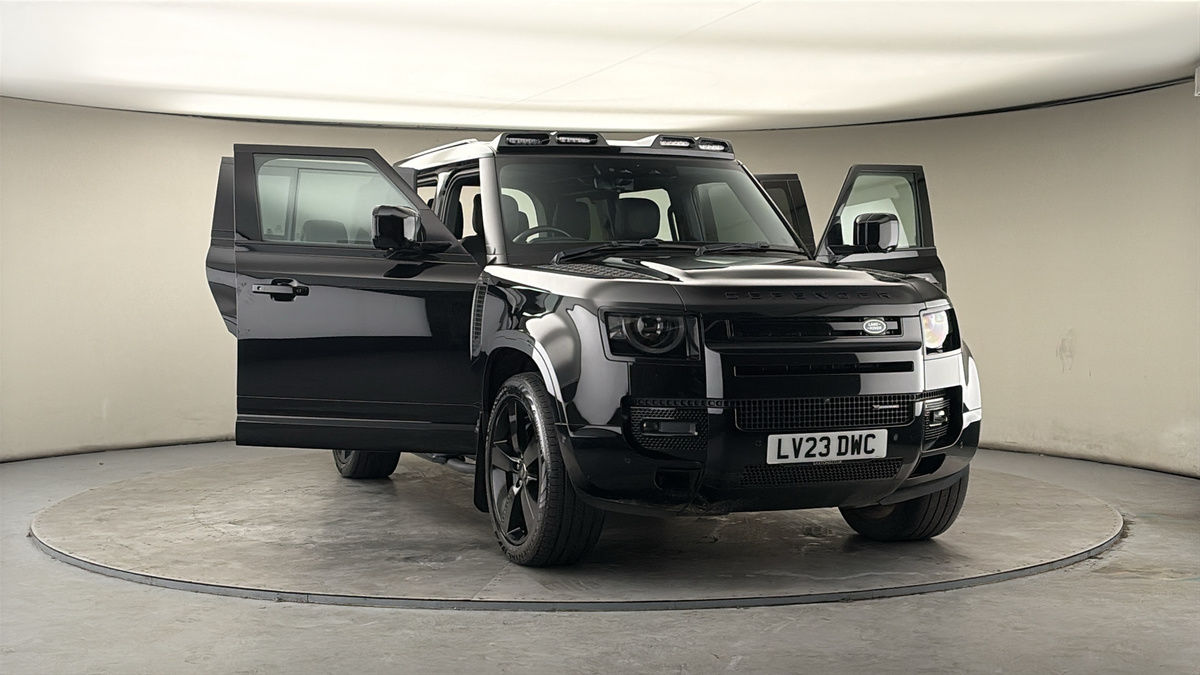 More views of Land Rover Defender 110