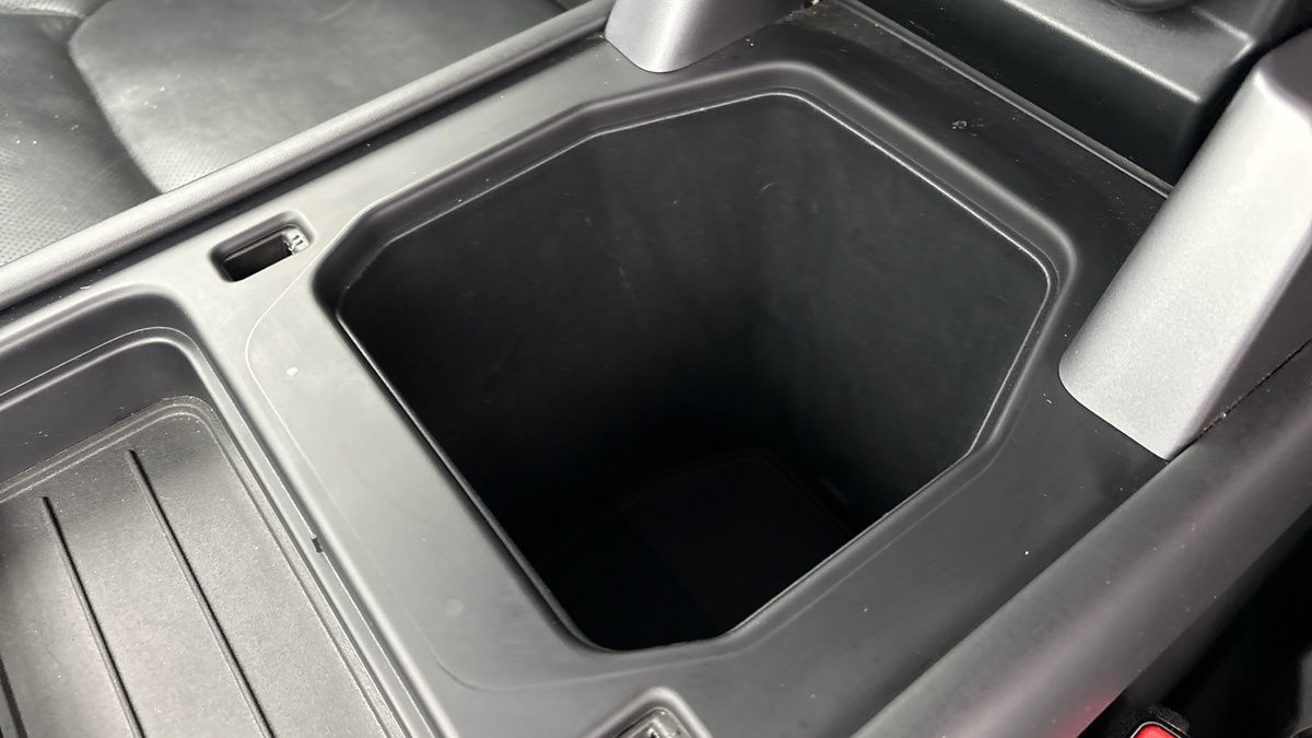 Land Rover Defender 90 Image 9