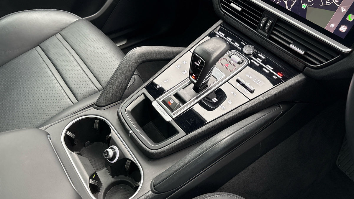 Porsche Cayenne Image 18